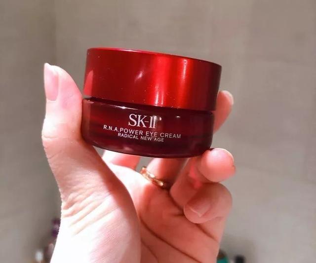 全球公认最好用的10大眼霜，你知道有哪些眼霜是值得入手的吗