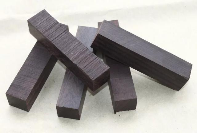 红木大红酸枝价格一般是多少，红木百科