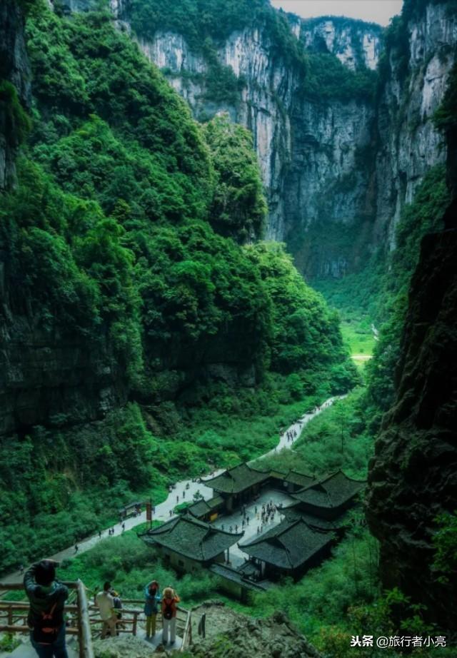 重庆旅游必去景点排名，重庆十佳旅游景点排行榜（重庆十个景点都值得一去）