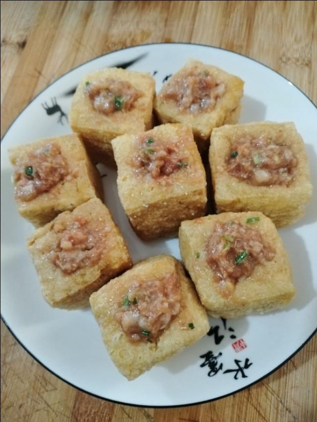 油豆腐塞肉的家常做法，红烧油豆腐塞肉的家常做法（红烧肉焖油豆腐家常做法简单）