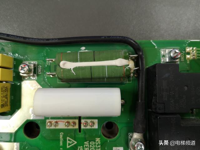 变频器各部件的作用，详细讲解变频器主要元器件的性能及作用