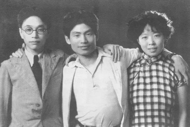 萧红作家简介，萧红《呼兰河传》
