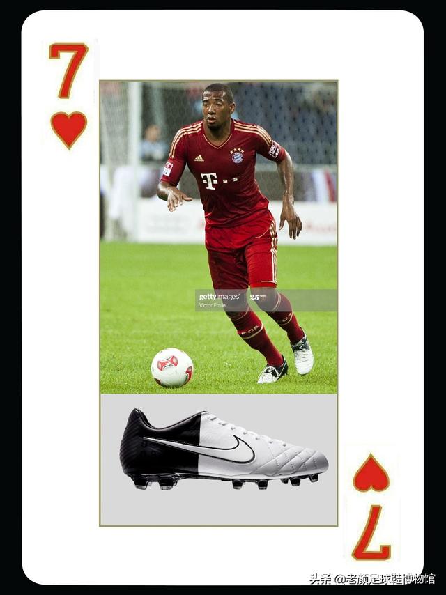 nike哪款足球鞋最轻，盘点nike足球鞋35年推出的54款经典足球鞋和代言人