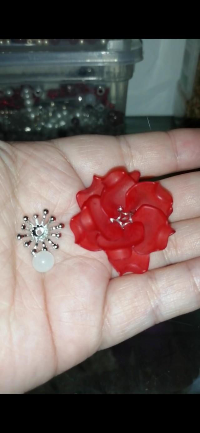 手工发夹简单制作方法，教你DIY一个美丽的发夹