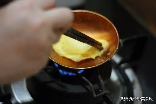 做蛋饺蛋皮要放淀粉吗，做蛋饺的完整方法（‼️年夜饭预热‼️黄金蛋饺）