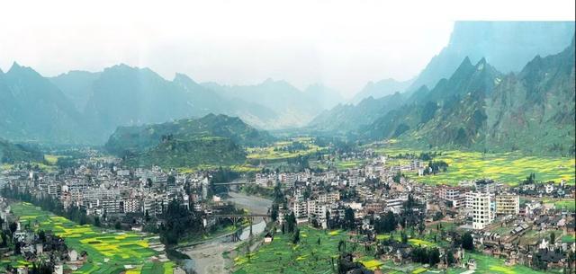 关于芦山的介绍，大话芦山话让你回味无穷