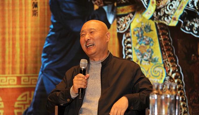 陈佩斯的家庭简介，65岁陈佩斯晒与海归儿子日常