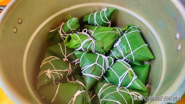 最简单的粽子怎么包的教程，2种包粽子最简单方法