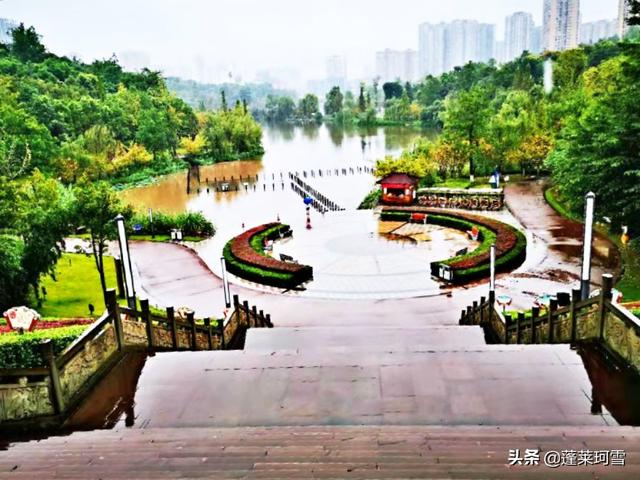 自贡附近的旅游景点有哪些好玩的，这十二个著名旅游景点怎能错过