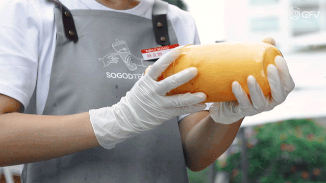 新场街茶屿水果茶，超巨型红色水果茶城堡