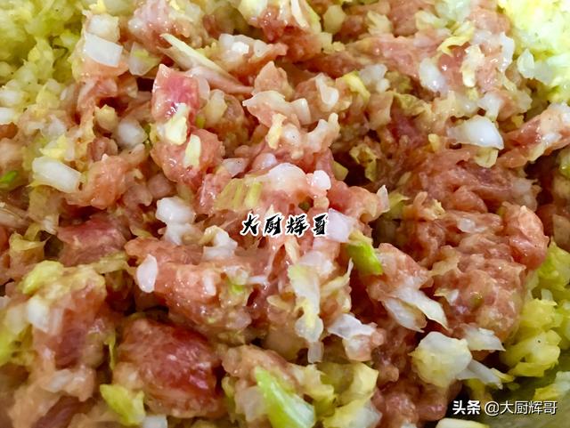 猪肉白菜饺子馅怎么调，白菜猪肉馅水饺怎么调馅最好吃