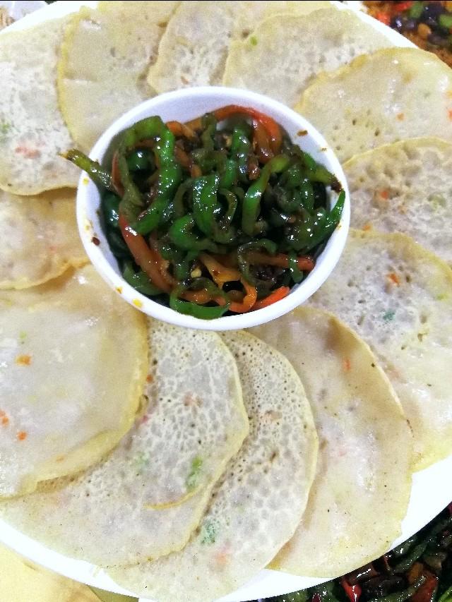 带有一些地方性的特色菜，二十二道特色菜