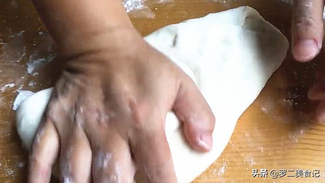 烧饼的家常做法河南烧饼，河南美食吊炉烧饼