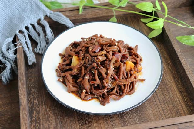 正宗麻辣鸭肠的做法大全，自己在家做麻辣鸭肠