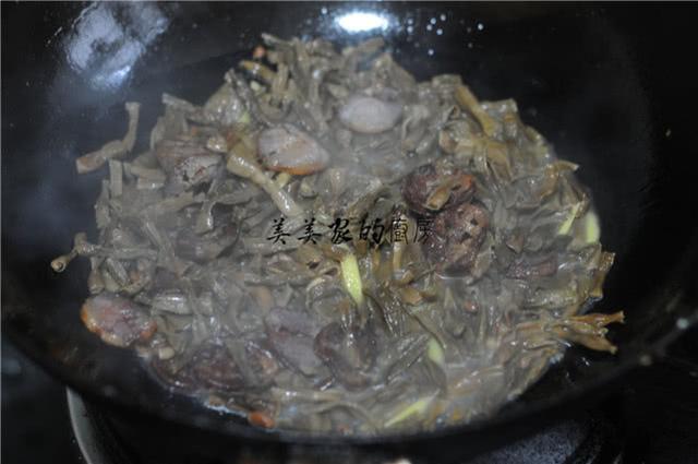 炒腊肠的家常做法，炒腊肠怎么做好吃又嫩（酒店大厨这样炒腊肠）