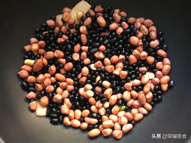 黑豆汤的做法与功效，这黑豆汤正合适