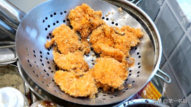 霸王鸡排家常做法，火遍大街小巷的炸鸡排这样做