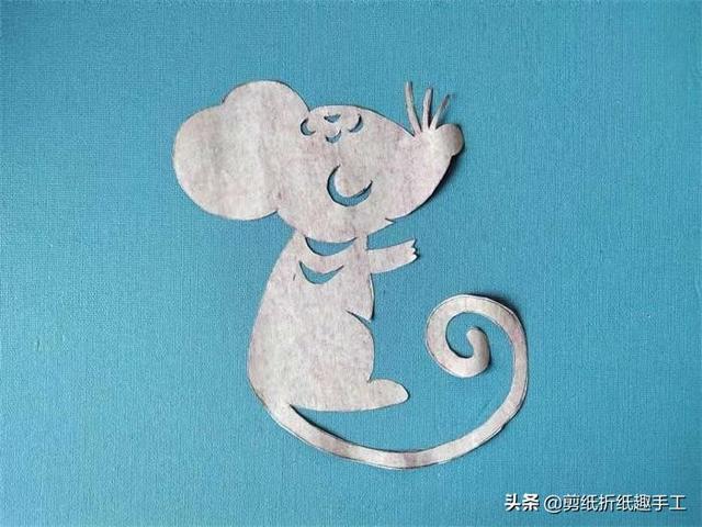 鼠年剪纸教程图解步骤，手工剪纸老鼠教程-老鼠窗花