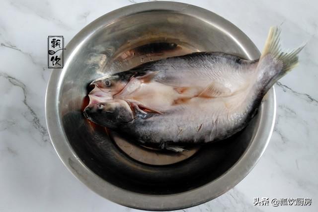 鱼刺的做法大全，家常鱼刺少最好吃的做法（焖酥鱼这样做，一上桌就被抢光）
