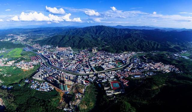 三明市区人口有多少万，福建三明一个县