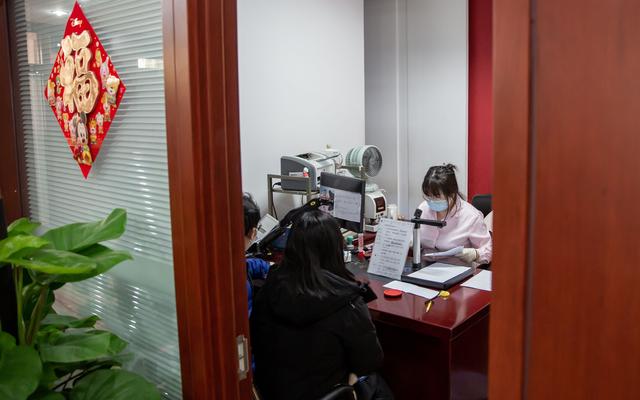离婚有两种途径具体是怎样的，该如何离婚