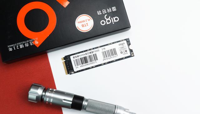 旧笔记本电脑安装m.2固态硬盘，西数M.2固态硬盘不到400元