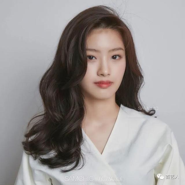 中短发烫发发型，2022流行中短发直发（中短发卷度推荐）