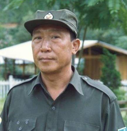 金三角坤沙怎么死的，当年有名的金三角大毒枭坤沙