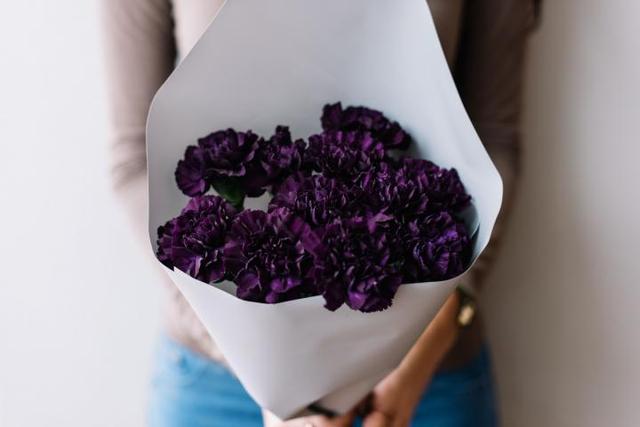 情人节送什么花比较好点，这几种花颜色多还实惠