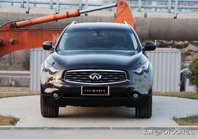 英菲尼迪fx 50试驾，英菲尼迪FX50V8最帅的轿跑SUV
