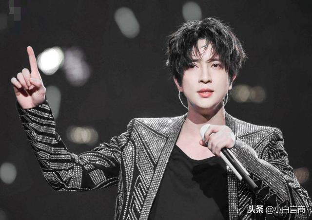 薛之谦高磊鑫分开了多久，薛之谦高磊鑫早年与众好友同框合影