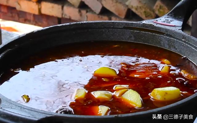 土豆烧排骨的做法，排骨烧土豆最简单做法