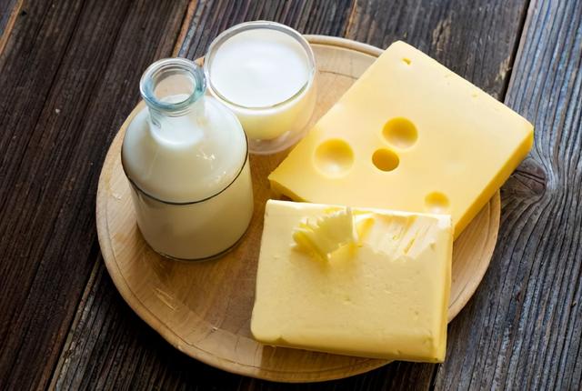 狗狗喜欢吃什么，狗狗爱吃什么食物对身体好（狗狗超爱吃的6种食物）