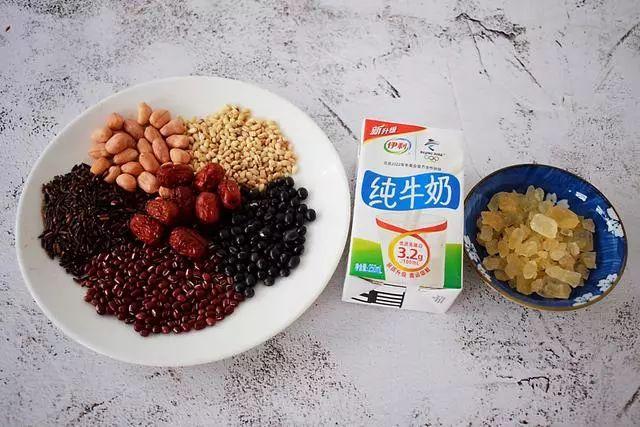 今天教大家几种粥的做法营养丰富，10种营养粥的做法