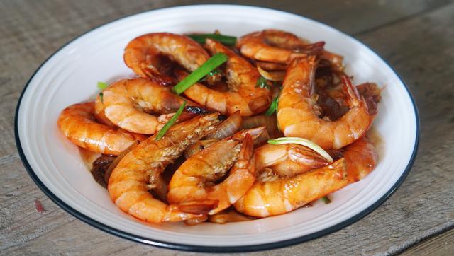爆炒基围虾的正宗做法，葱爆基围虾记住这几点