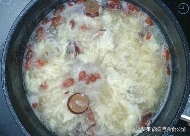醪糟蛋花汤的做法，香甜可口的醪糟养颜蛋花汤（醪糟鸡蛋汤怎么做好喝）