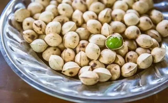 十一假期出游可畅玩银杏湖乐园，湖光山色风景迷人