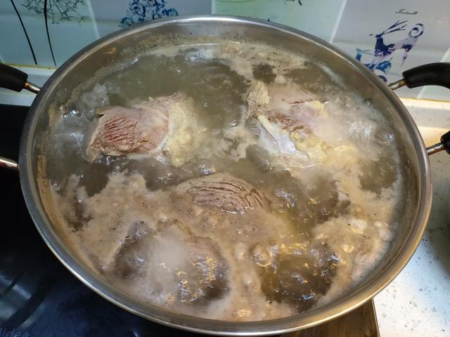 酱牛肉的制作方法，教你制作非常好吃的五香酱牛肉（酱牛肉最地道的做法）