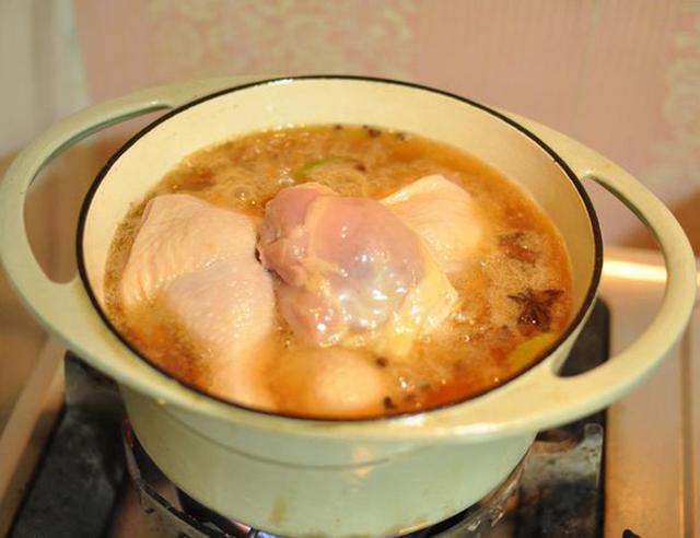 鸡腿的卤制方法，简单又好吃的卤鸡腿做法（这样卤着吃的鸡腿）