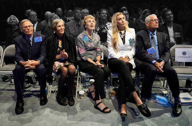 沙特王室为何那么有钱，送球员每人一辆劳斯莱斯