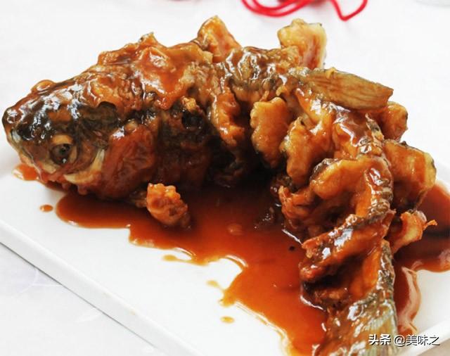 糖醋鱼的家常做法，怎样做糖醋鱼又简便又美味（大厨教你糖醋鱼的家常做法）