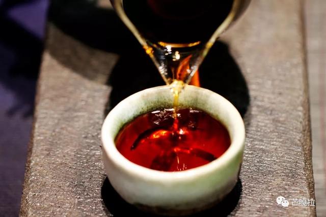 云南七子饼茶勐海珍品普洱茶，老化说茶——普洱茶为什么叫七子饼茶