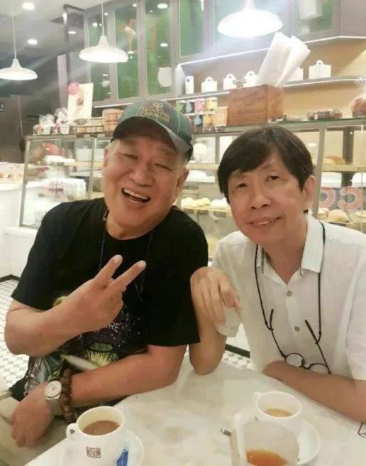 粉红色的回忆歌词都是啥，粉红色的回忆里的粉红色回忆