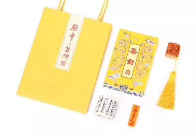 故宫的淘宝为什么这么火，不搞怪的故宫淘宝
