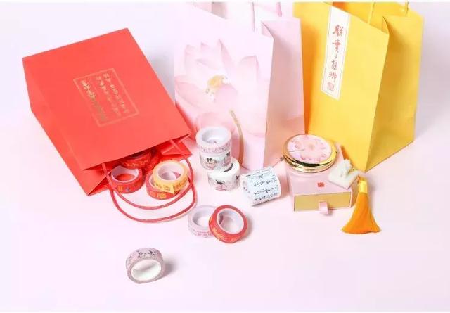 故宫的淘宝为什么这么火，不搞怪的故宫淘宝