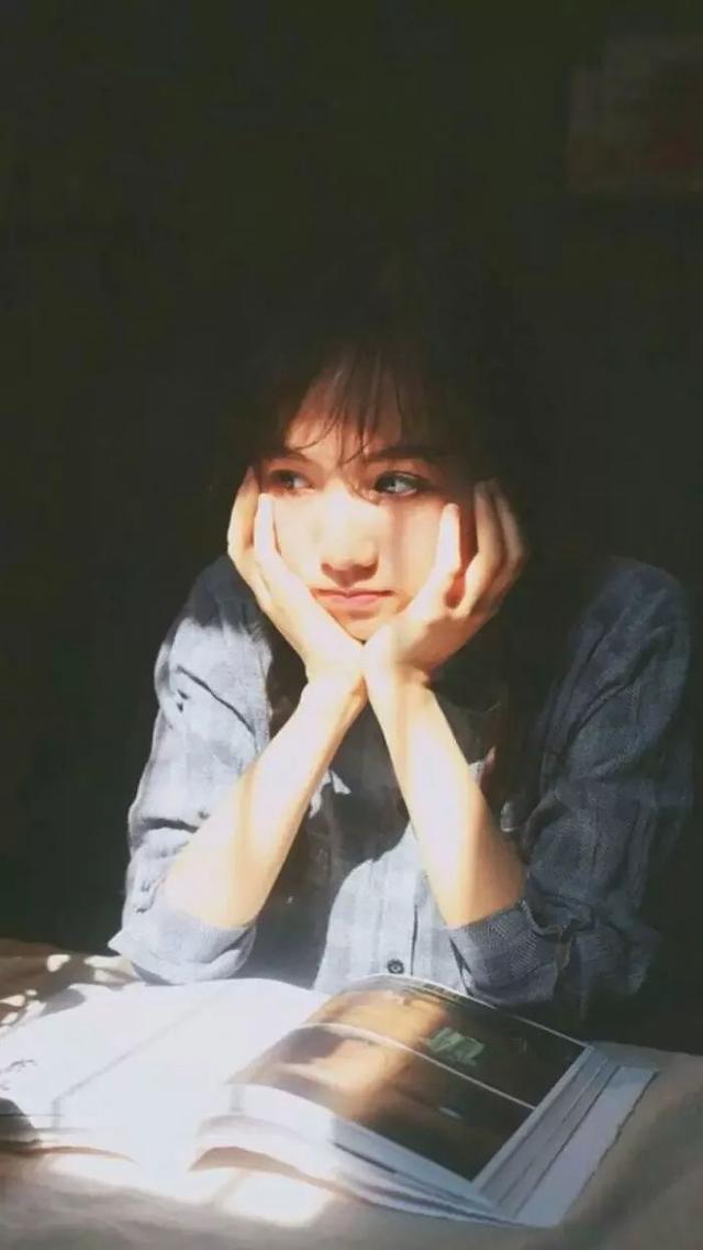 晚安短句180316：感情里往事从不如烟，认真的人有点可怜