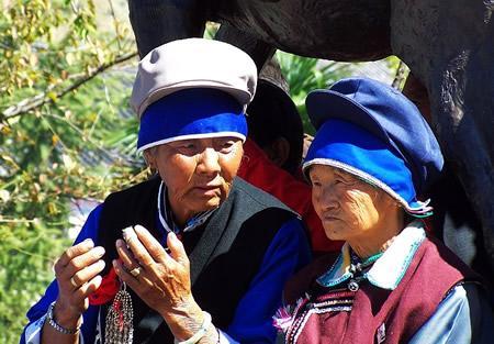 纳西族的节日风俗是什么，纳西族都有什么风俗习惯