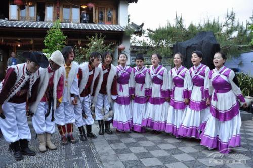 纳西族的节日风俗是什么，纳西族都有什么风俗习惯