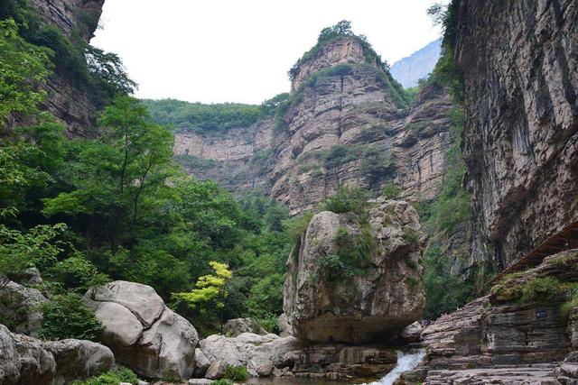 河南的旅游景点，河南适合旅游的景点（河南最值得去的十大旅游景点）