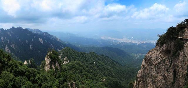 河南的旅游景点，河南适合旅游的景点（河南最值得去的十大旅游景点）